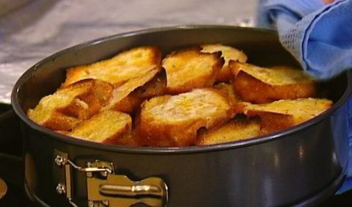 шарлотка с грушами, изюмом и корицей