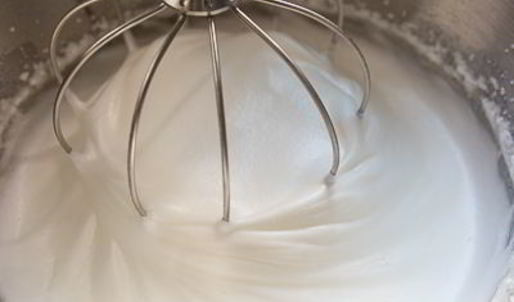 шарлотка с нектаринами