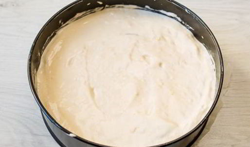 шарлотка с нектаринами