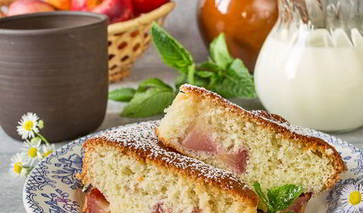 шарлотка с нектаринами