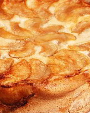 Шарлотка с тертыми яблоками