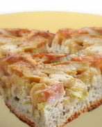 Шарлотка с творогом в мультиварке