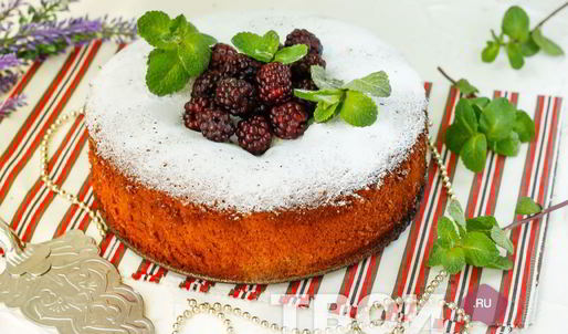 шарлотка с вареньем