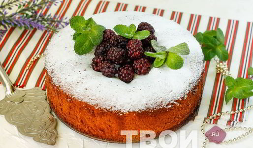 шарлотка с вареньем