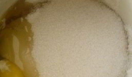 шарлотка с вишней в мультиварке