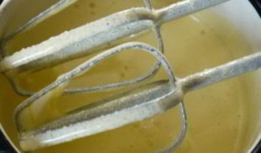 шарлотка с вишней в мультиварке