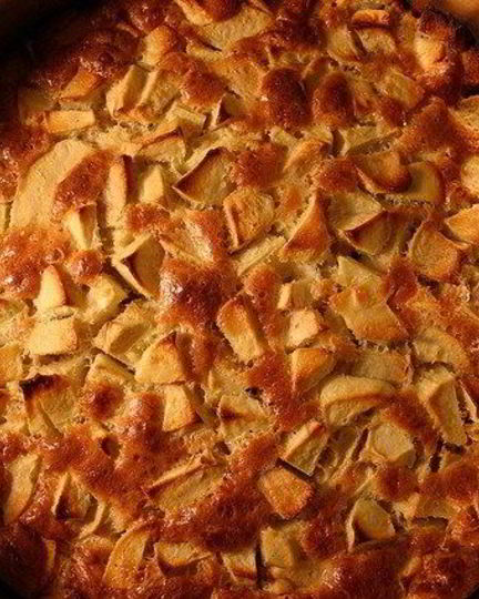 Рецепт шарлотки с яблоками без яиц