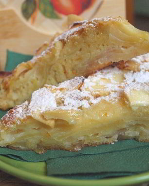 Шарлотка с яблоками с коньяком