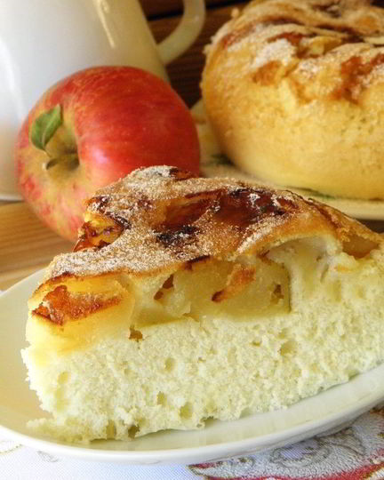 Рецепт шарлотки с яблоками в мультиварке