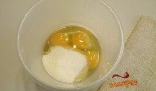 шарлотка с яблоками в мультиварке