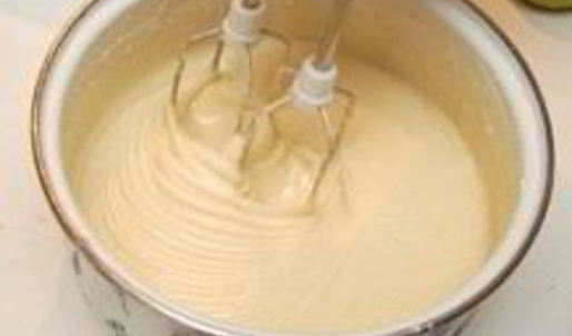 шарлотка с замороженными яблоками