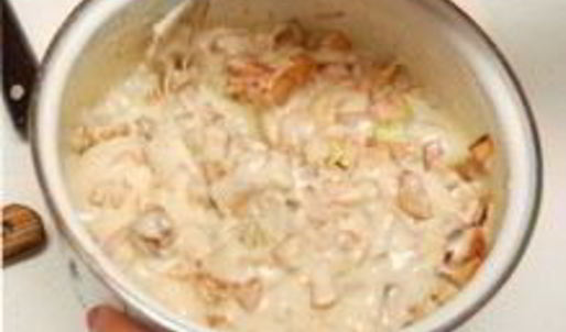 шарлотка с замороженными яблоками