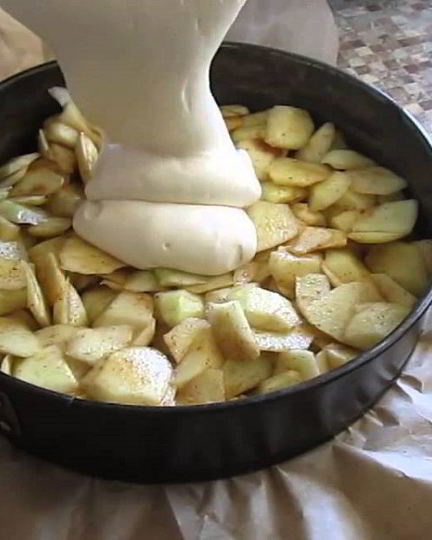 Рецепт шарлотки с заварным кремом