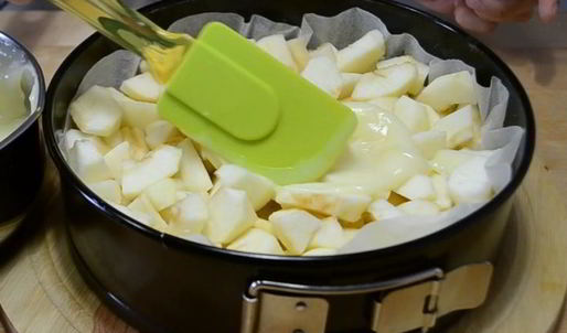 шарлотка с заварным кремом