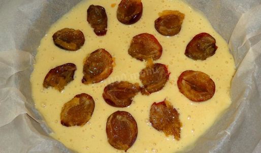 шарлотка со сливами