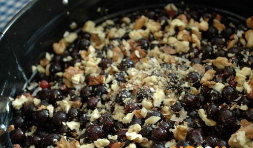 шарлотка со смородиной