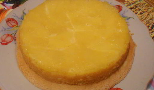 шарлотка со свежим ананасом