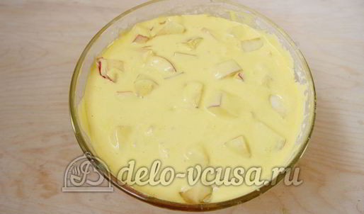 шарлотка со взбитыми сливками