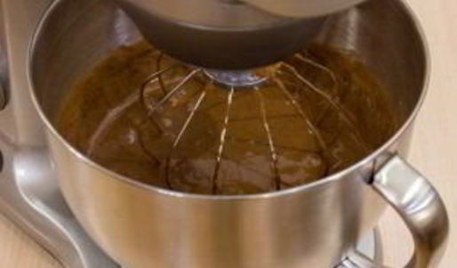 шоколадная шарлотка с грушей