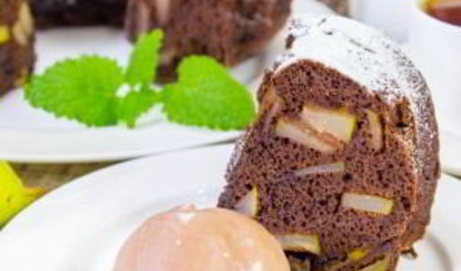 шоколадная шарлотка с грушей