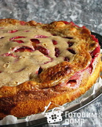 Рецепт сливовой шарлотки с орехами