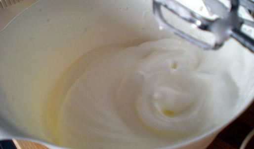 вишневая шарлотка