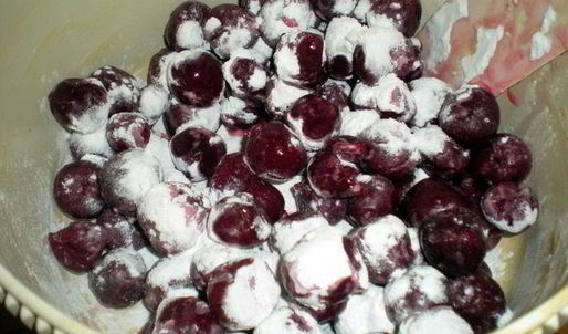 вишневая шарлотка