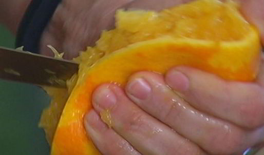 быстрый яблочный штрудель с изюмом, миндалем и корицей