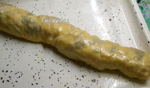 рождественский яблочный штрудель с орехами и сухофруктами