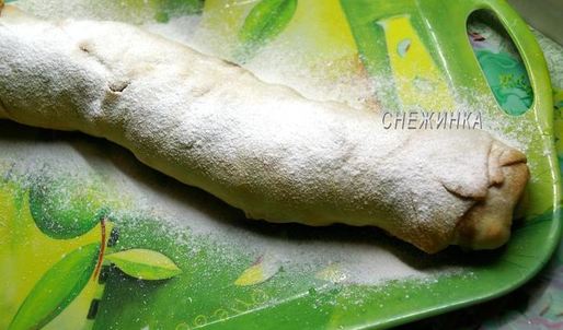 рождественский яблочный штрудель с орехами и сухофруктами