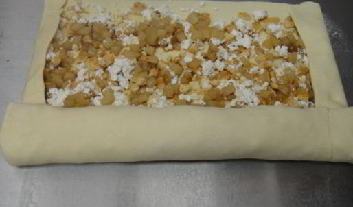 штрудель грушевый с творогом из слоёного теста