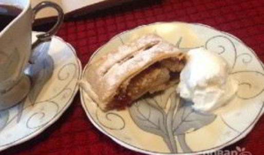 штрудель с грушей и яблоком