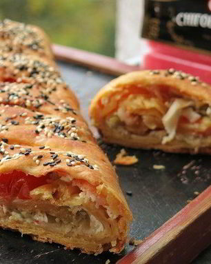 Штрудель с крабовыми палочками