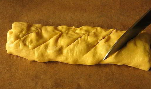 штрудель с крабовыми палочками