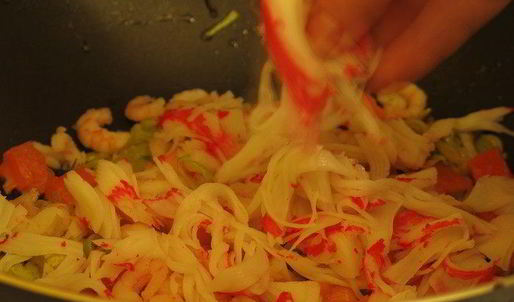 штрудель с крабовыми палочками