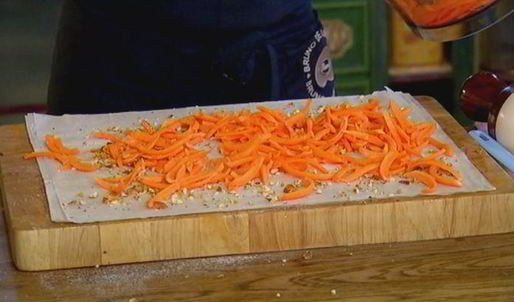 штрудель с тыквой, изюмом и вяленой вишней