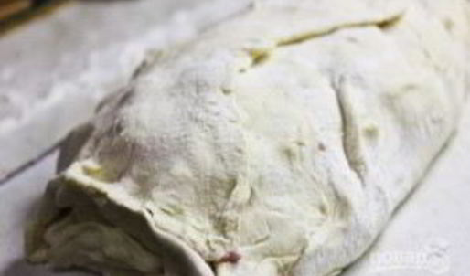 штрудель с вишней из слоеного теста