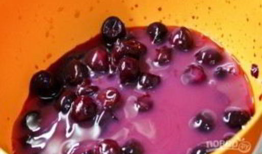 штрудель с вишней из слоеного теста