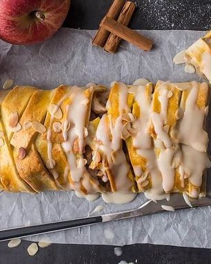 Штрудель с яблоками и корицей