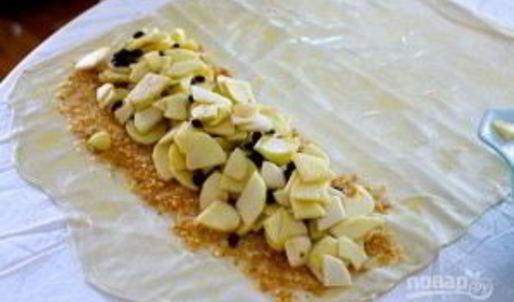 штрудель с яблоком