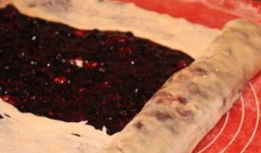 штрудель со смородиной