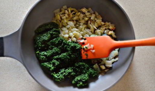 штрудель со свеклой, сыром и шпинатом