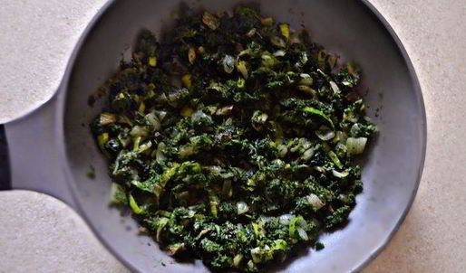 штрудель со свеклой, сыром и шпинатом