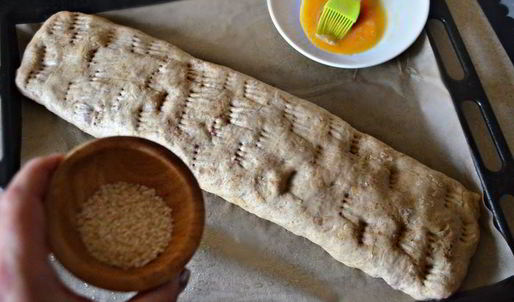 штрудель со свеклой, сыром и шпинатом