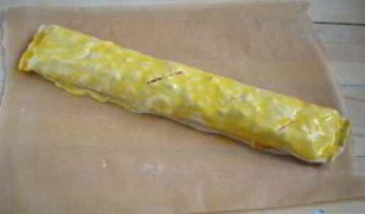 яблочный штрудель из слоеного теста