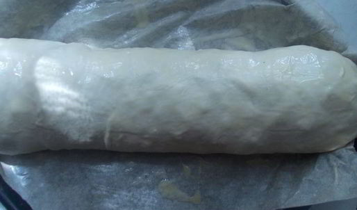 яблочный штрудель с изюмом и карамельной крошкой