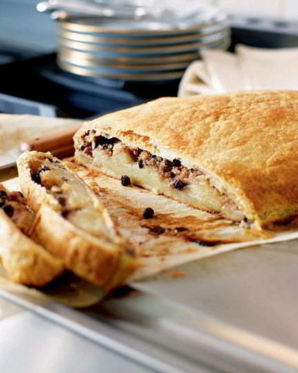 Рецепт яблочного штруделя с орехами