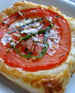 Слойки c помидорами и сыром