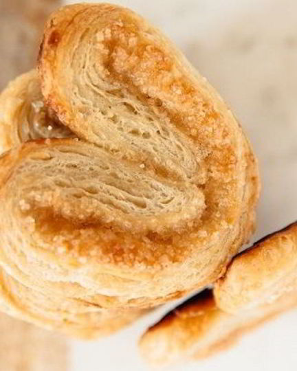 Рецепт слоек из слоеного теста с сахаром