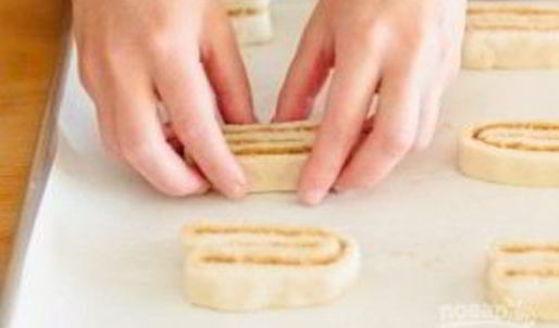 слойки из слоеного теста с сахаром